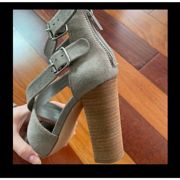 CARLOS SANTANA Women's Laura Strappy Heeled Sandals 8M Tan Suede Fabric - Picture 5 of 11